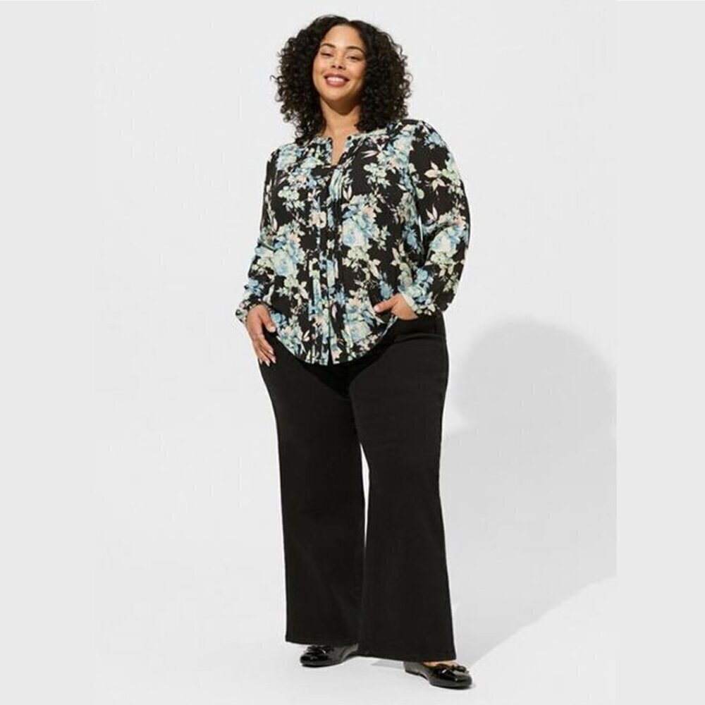 Torrid - Georgette Pintuck Long Sleeve Blouse in Georgina Floral Deep Black